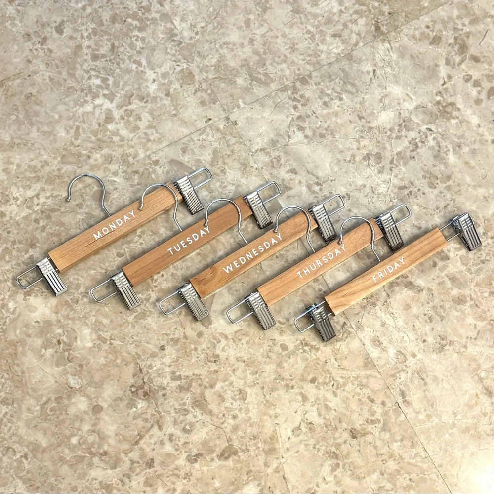 5 Days Weekly Clip Hangers Set